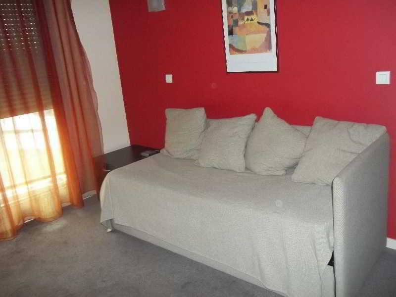 Cerise Valence Aparthotel วาลองซ์ ภายนอก รูปภาพ